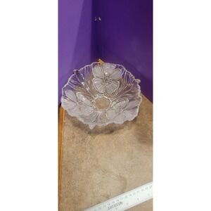 Mikasa Crystal Hibiscus Frosted Floral Scalloped Serving Bowl 8.5 Inch Clear